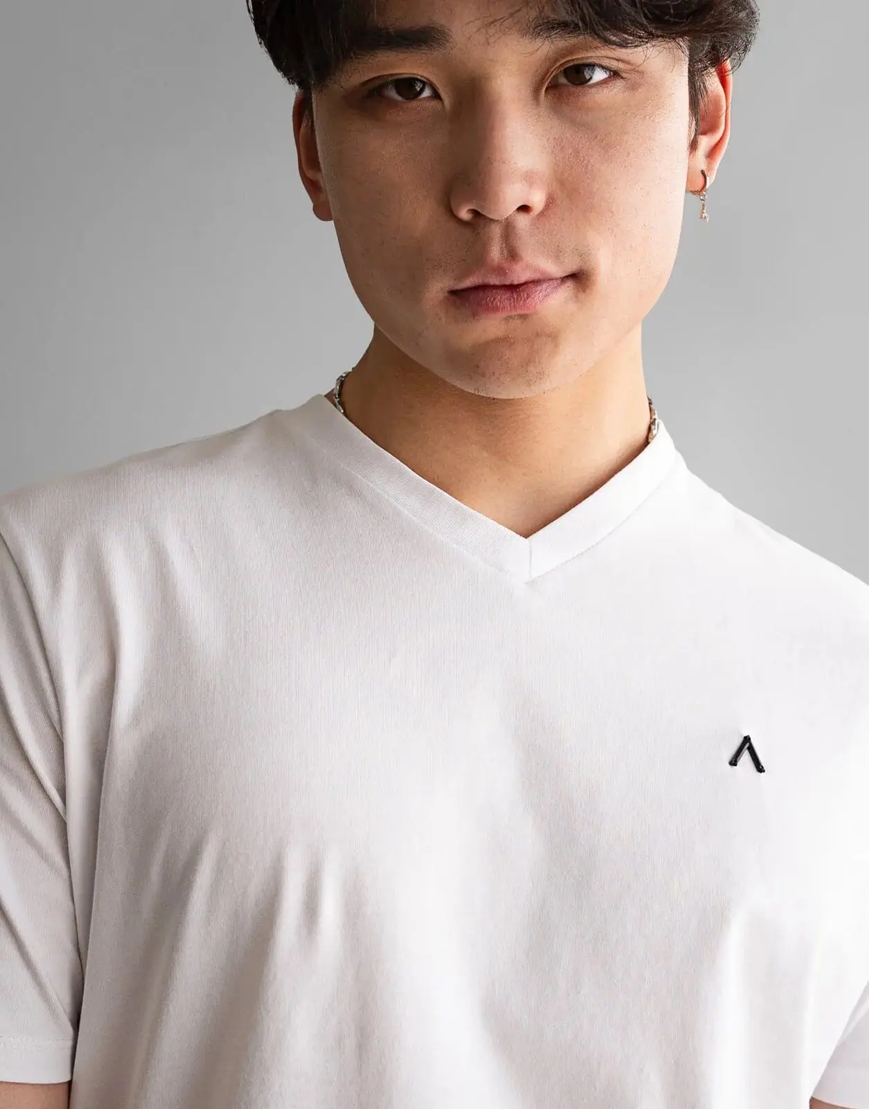 Fade Icon V-Neck White T-Shirt - Image 3